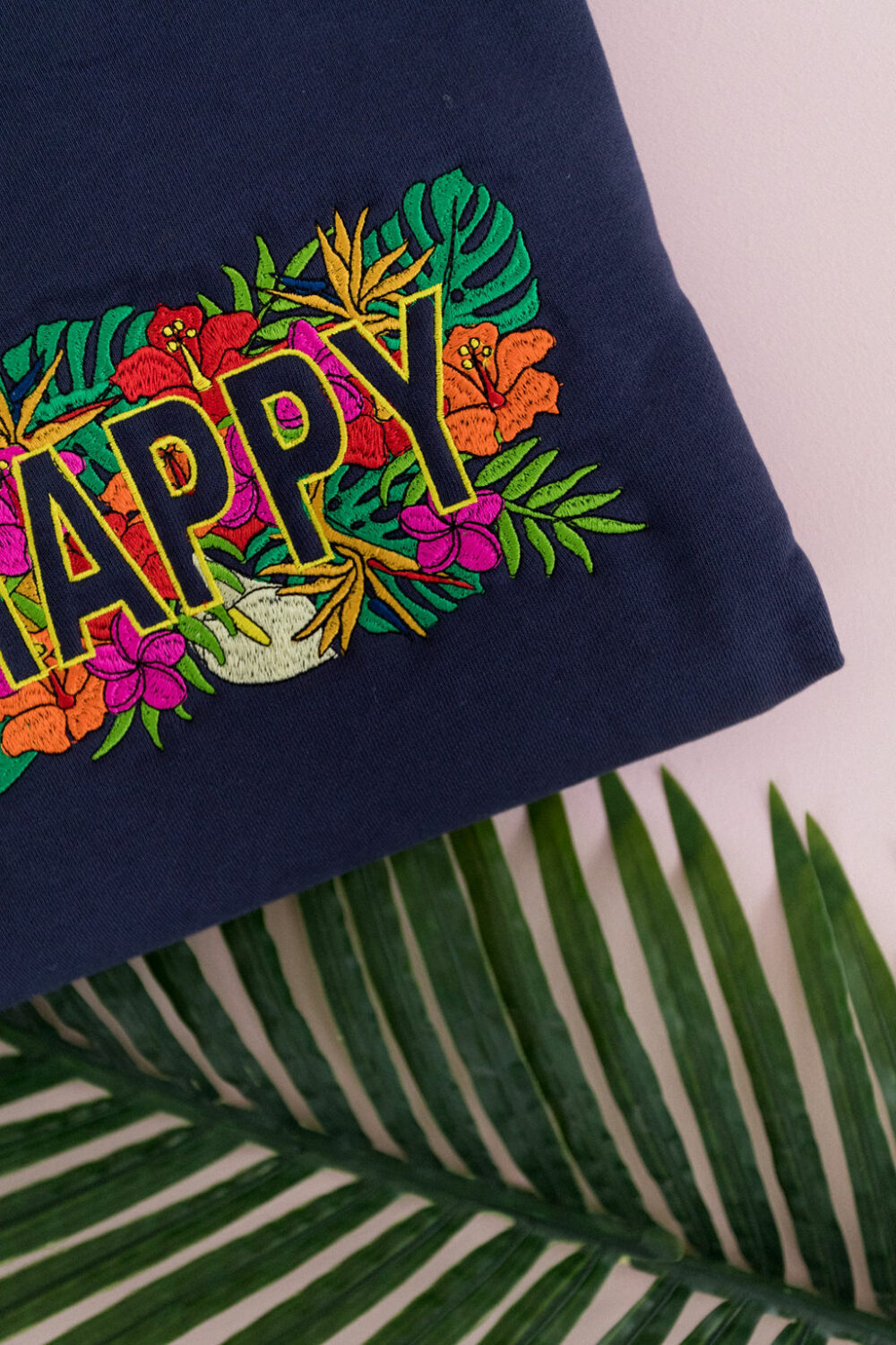 Sweat brodé message Happy floral