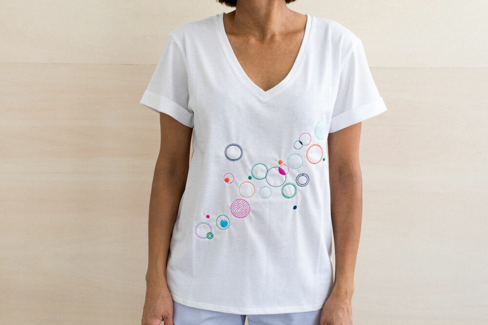 Tee-shirt brodé bulles graphiques 100% coton bio colori blanc