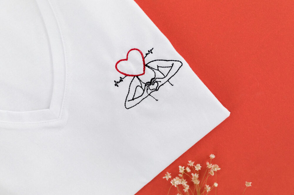 Tee-shirt brodé In Love blanc 100% coton bio