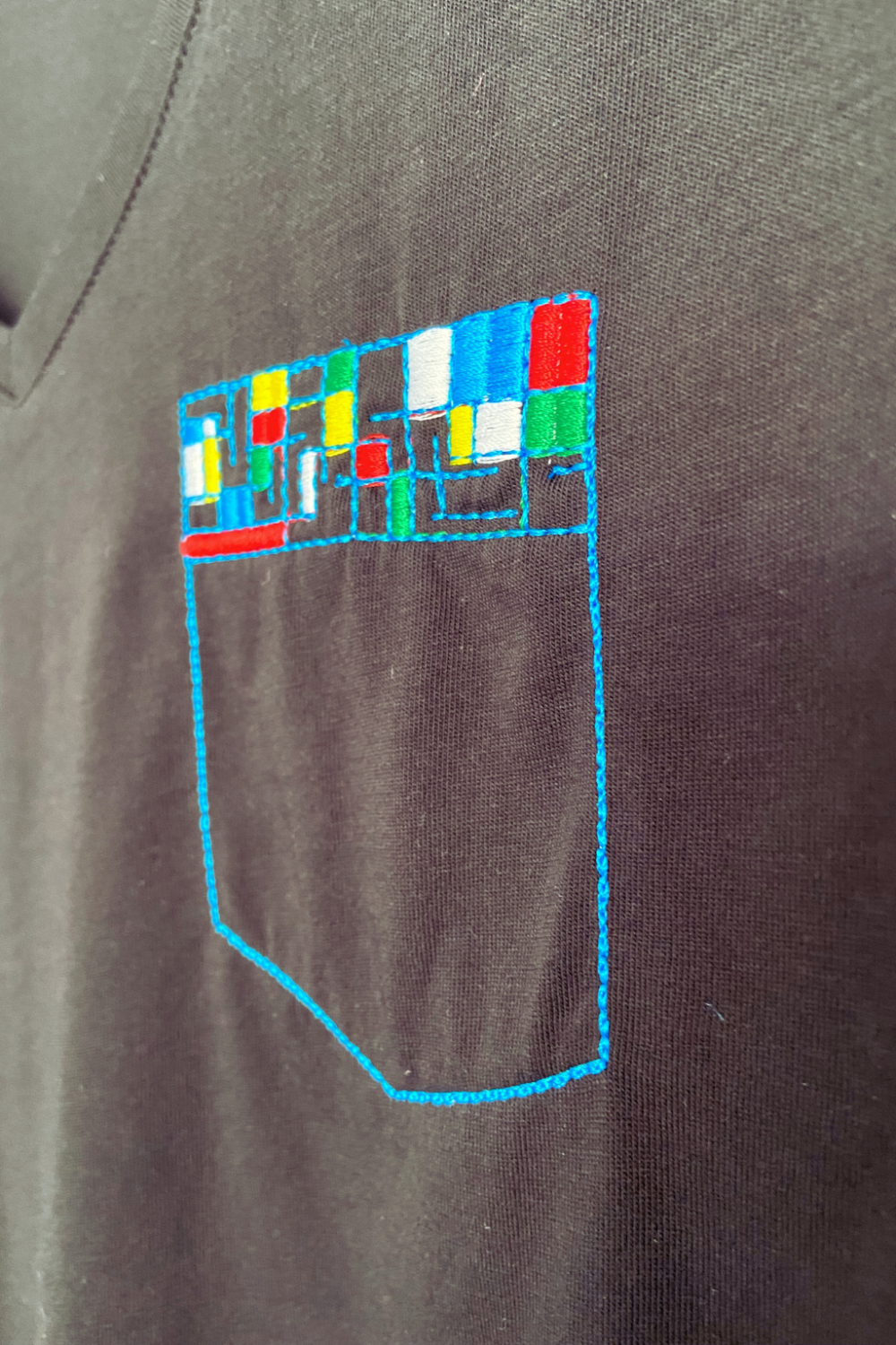 Tee-shirt noir brodé Mondrian – Image 3